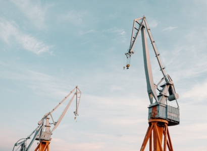 Shipping port cranes